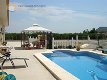 Villa van 200m2 bebouwd met privé zwembad - 1 - Thumbnail