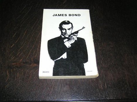 De Man met de Gouden Revolver -James Bond (1) - 1