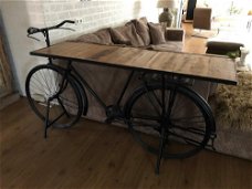 Prachtige sidetable-fiets-metaal-houten tafelblad-tafel
