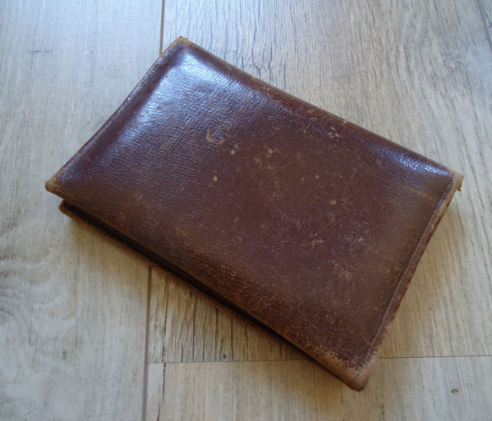 Te koop gebruikte bruin lederen portefeuille en sleuteletui. - Afbeelding 2