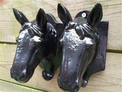 Set paardenhoofden als kapstok-kleur zwart-paard-hoofd - 0