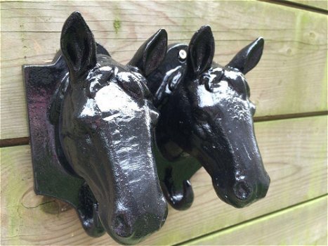 Set paardenhoofden als kapstok-kleur zwart-paard-hoofd - 1