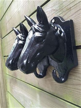 Set paardenhoofden als kapstok-kleur zwart-paard-hoofd - 3