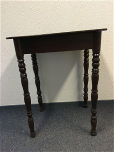 Houten entreetafel donker, leuke tafel.-entree