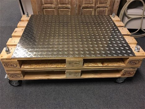 Prachtige pallethouten industriële tafel-4 zwenkwiel-rem - 7