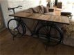 Prachtige fiets metaal met houten tafelblad-tafel-deco - 0 - Thumbnail