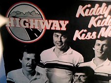 highway - kiddy kiddy kiss me ( 7'' single 144974 )