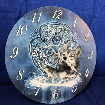 Klok hout met afbeelding van een Celtic Wolf-klok - 2