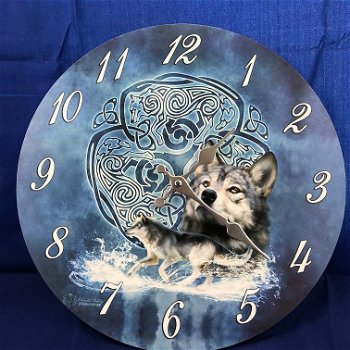 Klok hout met afbeelding van een Celtic Wolf-klok - 4
