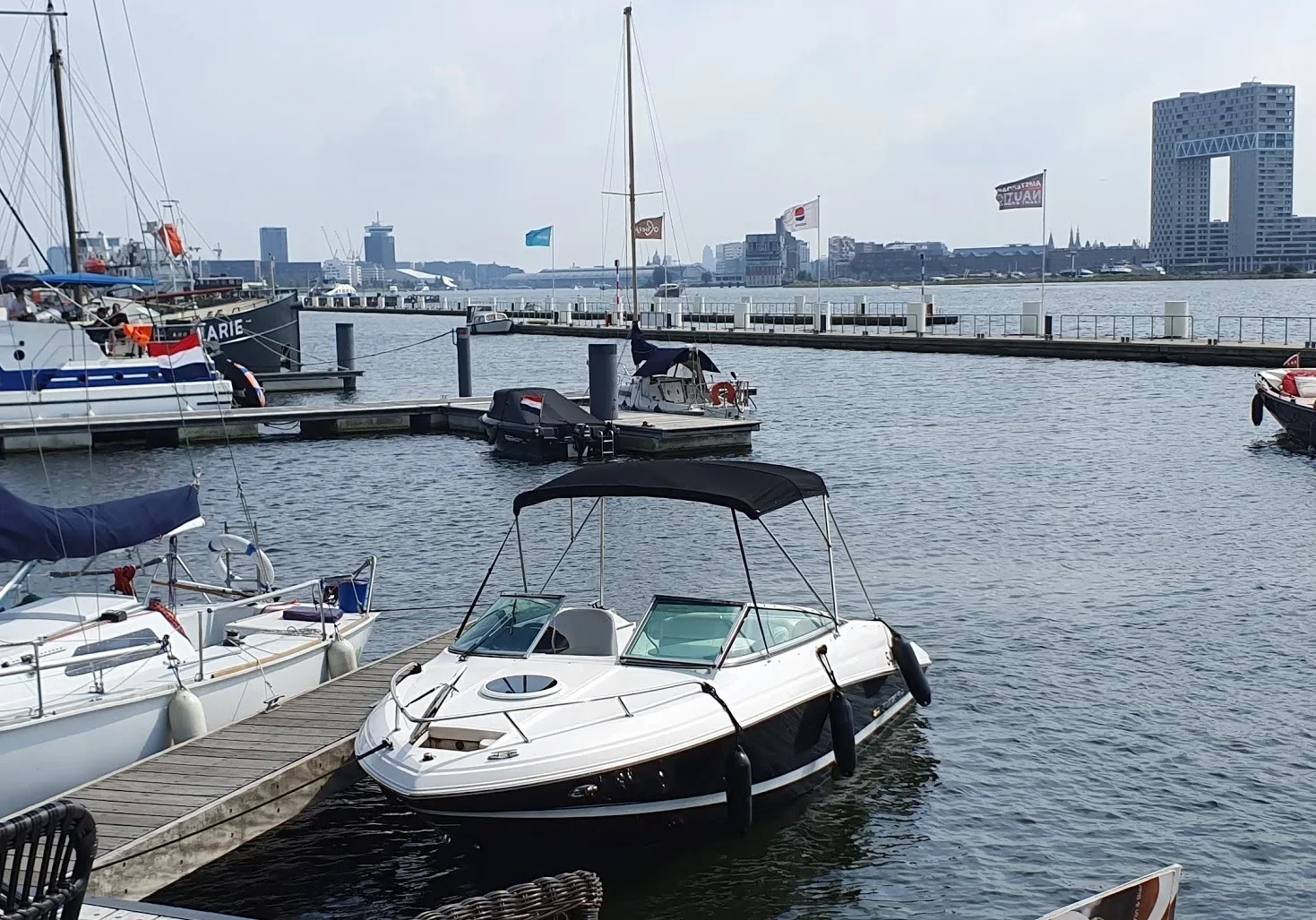 Regal 2250 Cuddy, Volvo Penta 5.7GL - OSi V8 300pk 348hours - Duoprop XDP + trailer - nr. 1