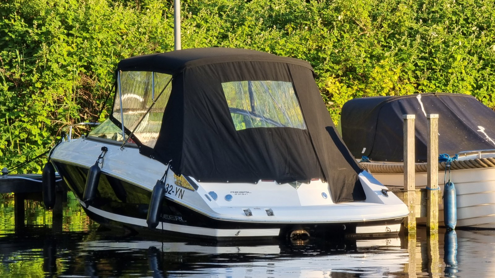 Regal 2250 Cuddy, Volvo Penta 5.7GL - OSi V8 300pk 348hours - Duoprop XDP + trailer - Afbeelding 3