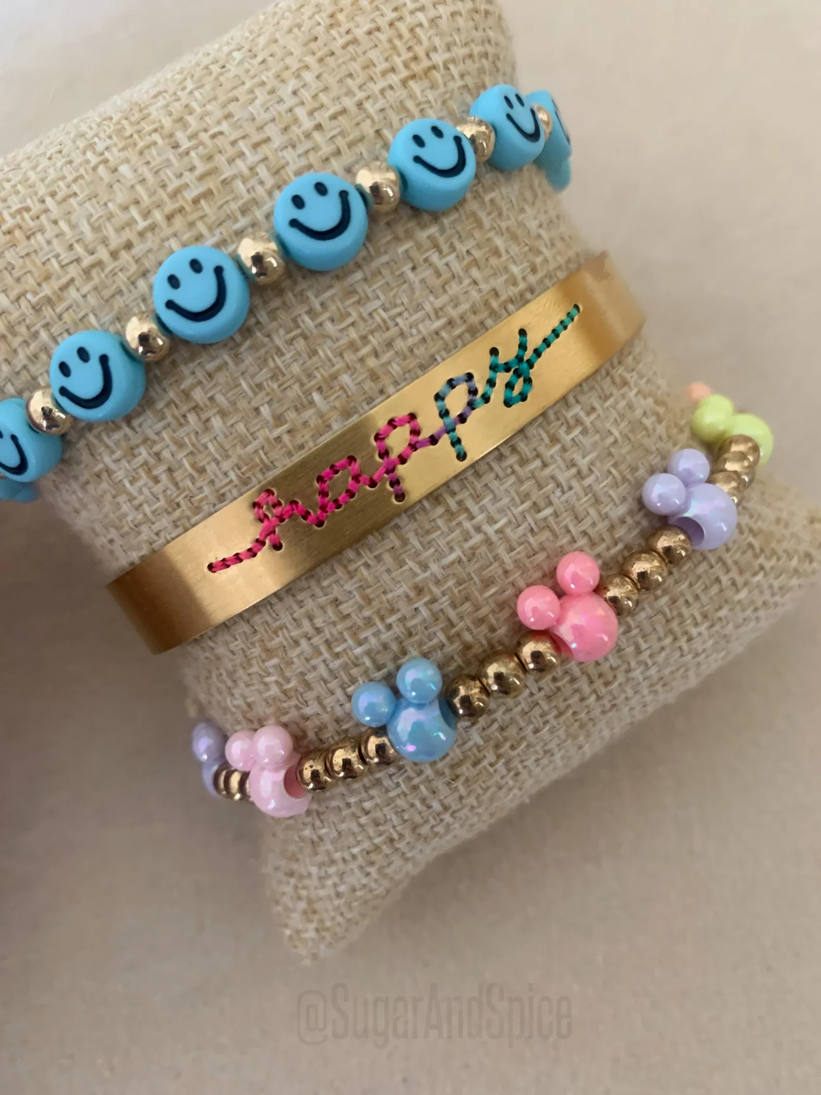 Blauwe smiley armband met kralen mix match ibiza stijl goud - nr. 1