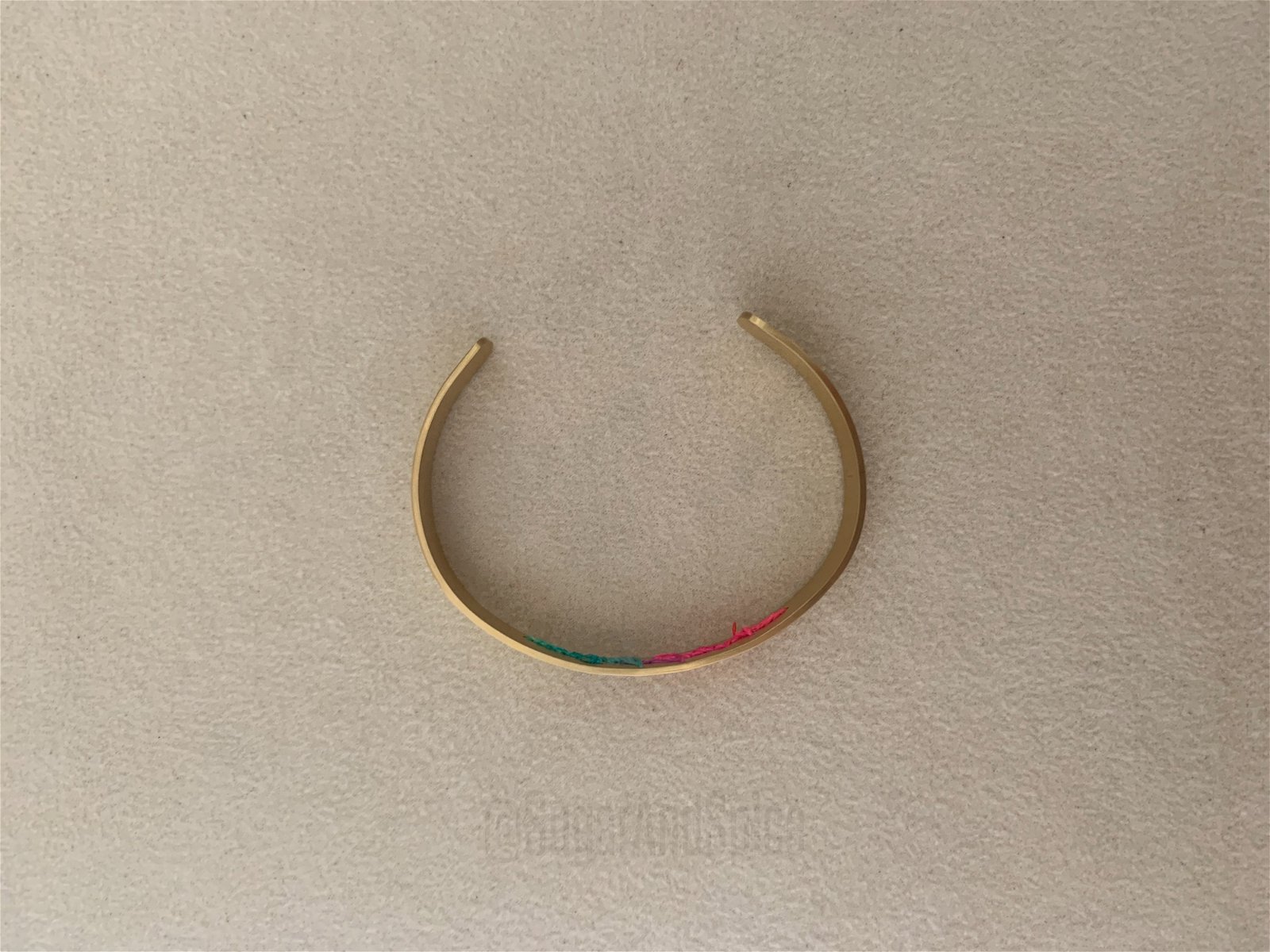 Happy bangle cuff armband vergulde kwaliteit goud regenboog - Afbeelding 2