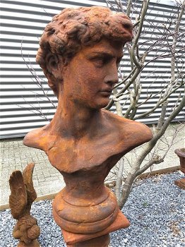 Sculptuur David, massief steen oxide,fraai -hoofd - 2