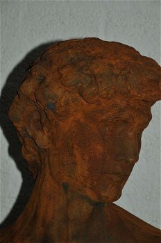 Sculptuur David, massief steen oxide,fraai -hoofd - 3