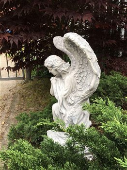 Uniek Engelbeeld, knielend-beeld -engel - 2