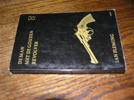 James Bond - De man met de gouden revolver. Zwarte beertjes nr. 840 - 2