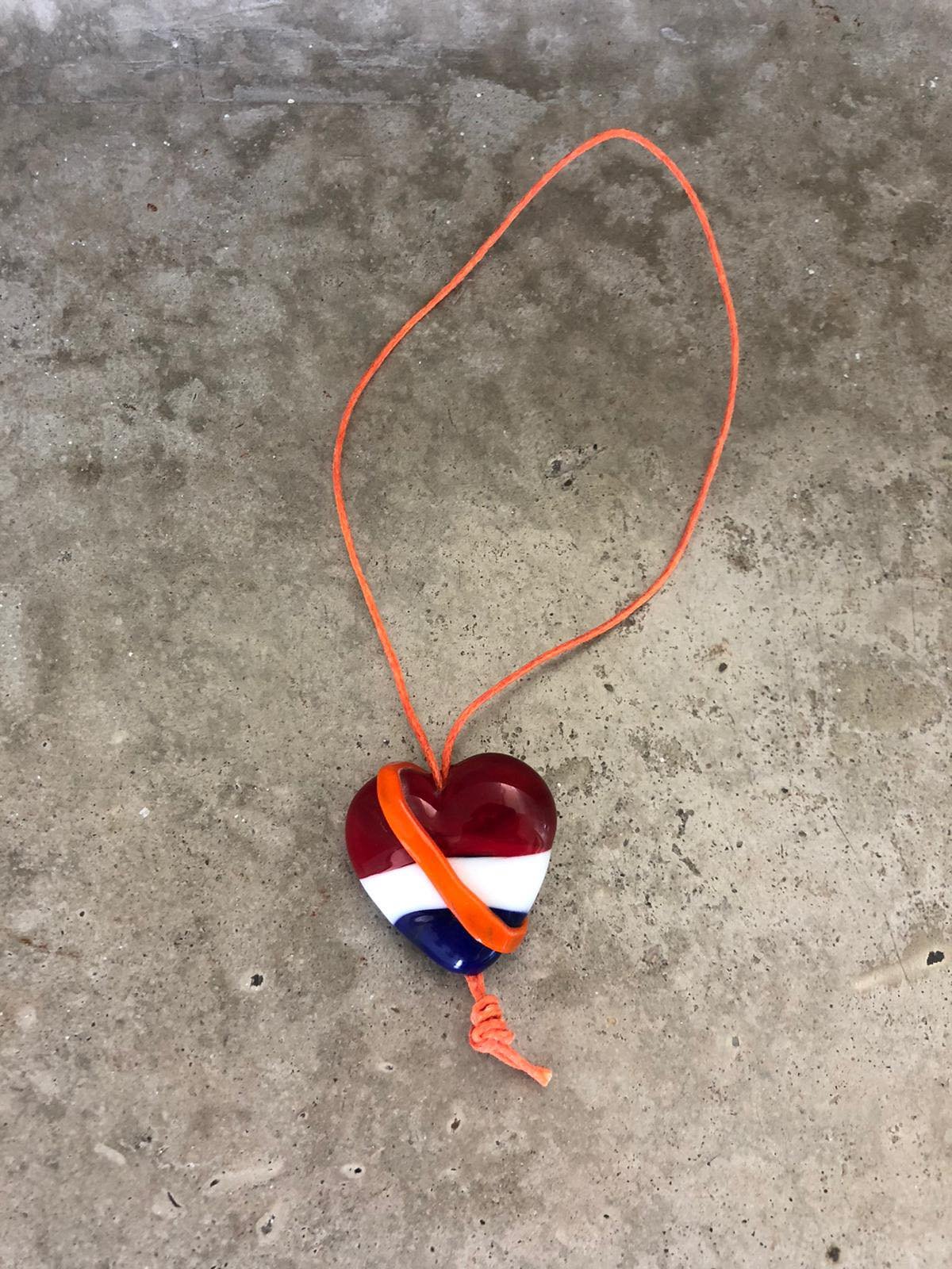 Handgemaakt hart van glas rood wit blauw oranje sjerp EK col - nr. 1