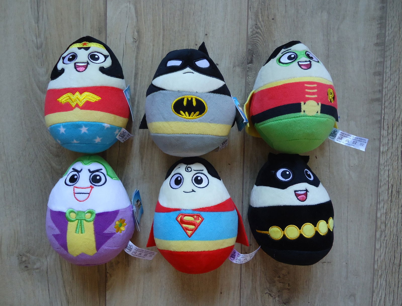 Te koop zes nieuwe knuffels uit de DC Super Heroes-reeks. - nr. 1
