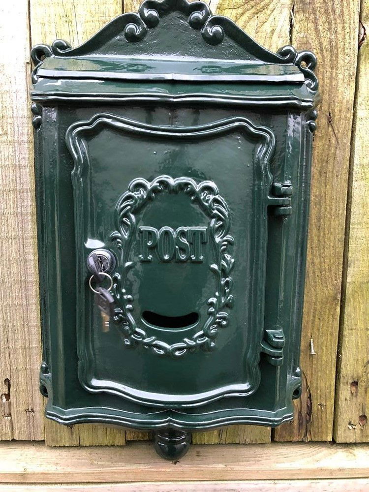 Brievenbus, aluminium-kleur groen en letters POST, fraai - nr. 1