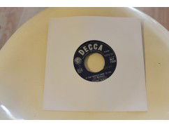 136t - anthony newley --a-- if she should come to you--b--lifetime of happiness - nr. 1