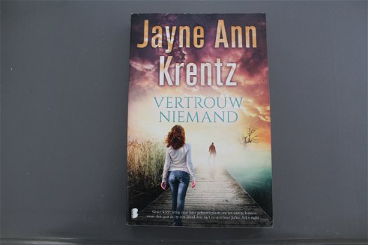 Vertrouw niemand - Jayne Ann Krentz - 0