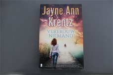 Vertrouw niemand - Jayne Ann Krentz