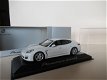 Minichamps - Porsche Panamera Diesel - 1:43 - Mint in box - 0 - Thumbnail