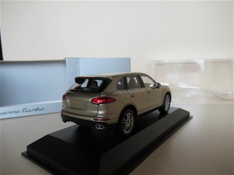 Minichamps - Porsche Cayenne Turbo - 1:43 - Mint in box - 1