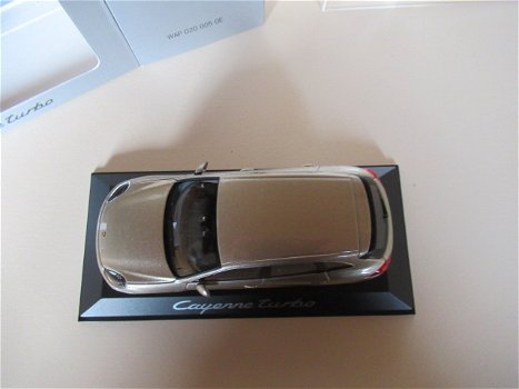 Minichamps - Porsche Cayenne Turbo - 1:43 - Mint in box - 3