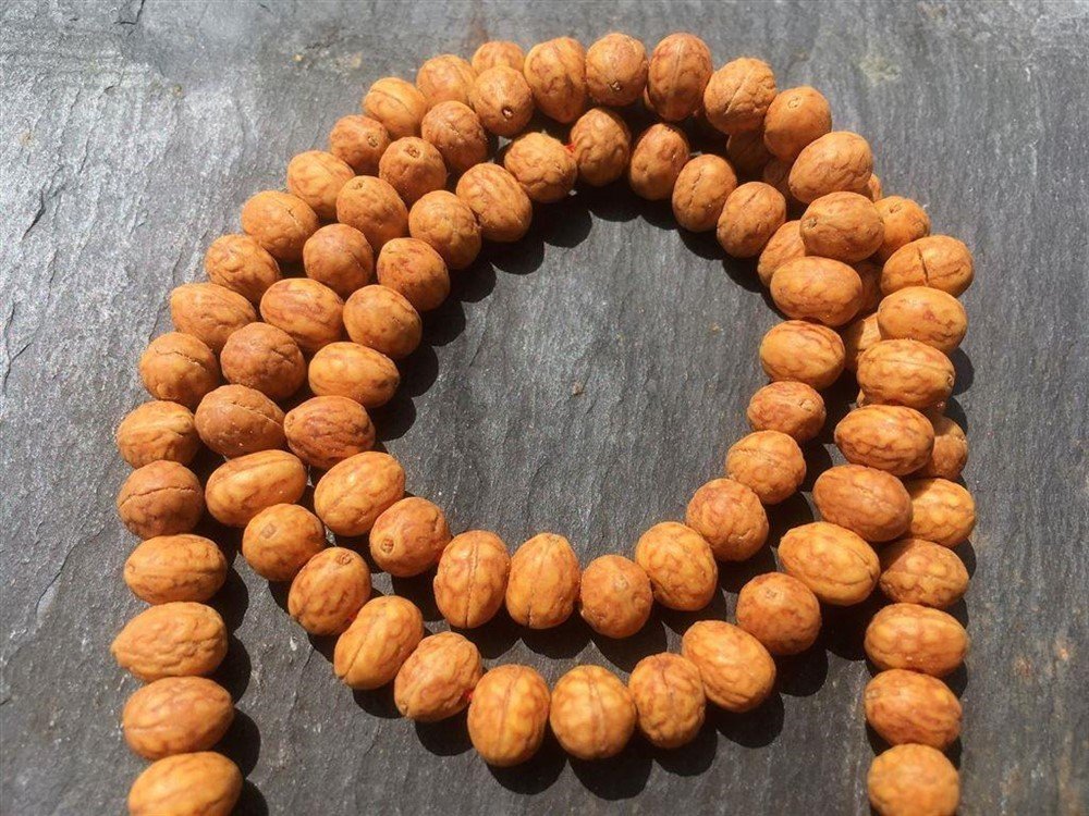 Gebedsmala ketting van geslepen Rudraksha pitten - Afbeelding 3