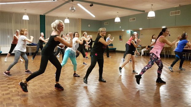 Dans je fit en slank met Zumba bij Dance Passion - 1