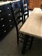 Industrie style eettafel met 4 zwarte houten stoelen - 1 - Thumbnail