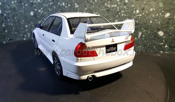 Mitsubishi Lancer RS Evo VI wit 1:18 Ixo V438 - 2