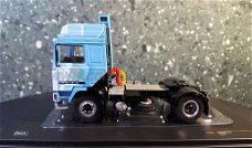 Volvo FH Globetrotter wit / blauw 1981 1:43 Ixo