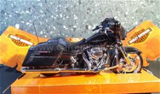 Harley Davidson street glide 2015 1:12 Maisto