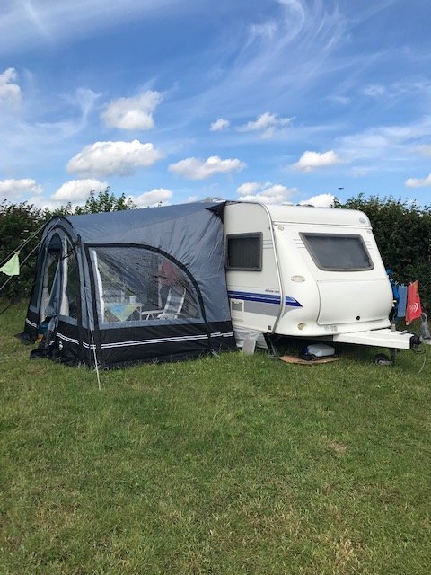 Voortent of Luifel voor caravan of camper - nr. 1