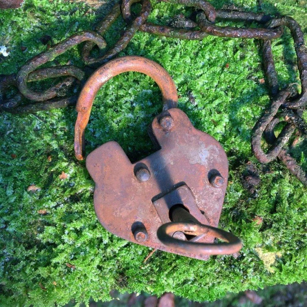 Oude kasteel hangslot - hangslot, poortslot - Afbeelding 5