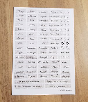 printable words with grey grunge background . uitprintbare woordjes met een grijze achtergrond - 1