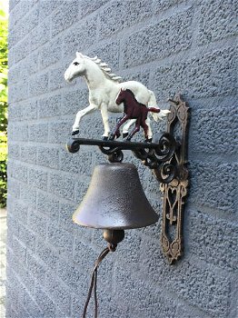 Paarden - gietijzer-paard-tuinbel-huisbel-veulen-deurbel - 0
