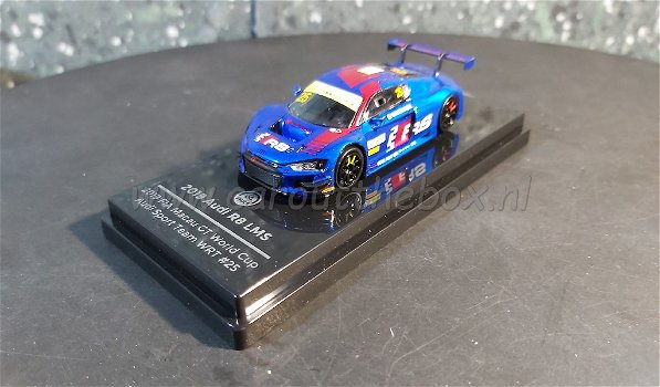 Audi R8 LMS 1:64 PARA - 1