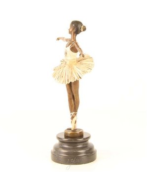 Een bronzen beeld van een balletdanseres-brons -KADO - 2