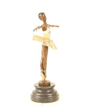 Een bronzen beeld van een balletdanseres-brons -KADO - 6