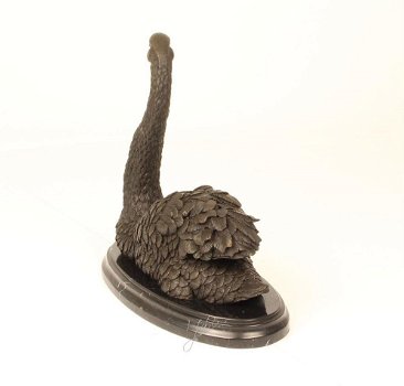 Een bronzen beeld van een zwaan - zwaan-brons -beeld - 5