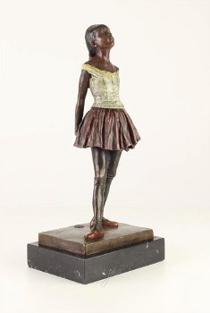 Een bronzen sculptuur van een danseresje- danseres - 7