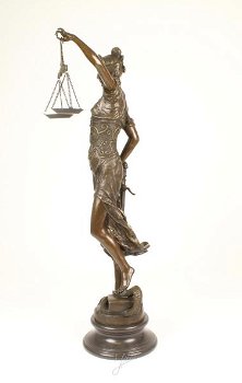 Een XLfors bronzen beeld- Vrouwe Justitia-brons-beeld - 0