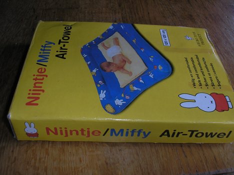 Nijntje air-towel - de rand wordt opgeblazen zodat het kleintje vrij kan spelen - 0