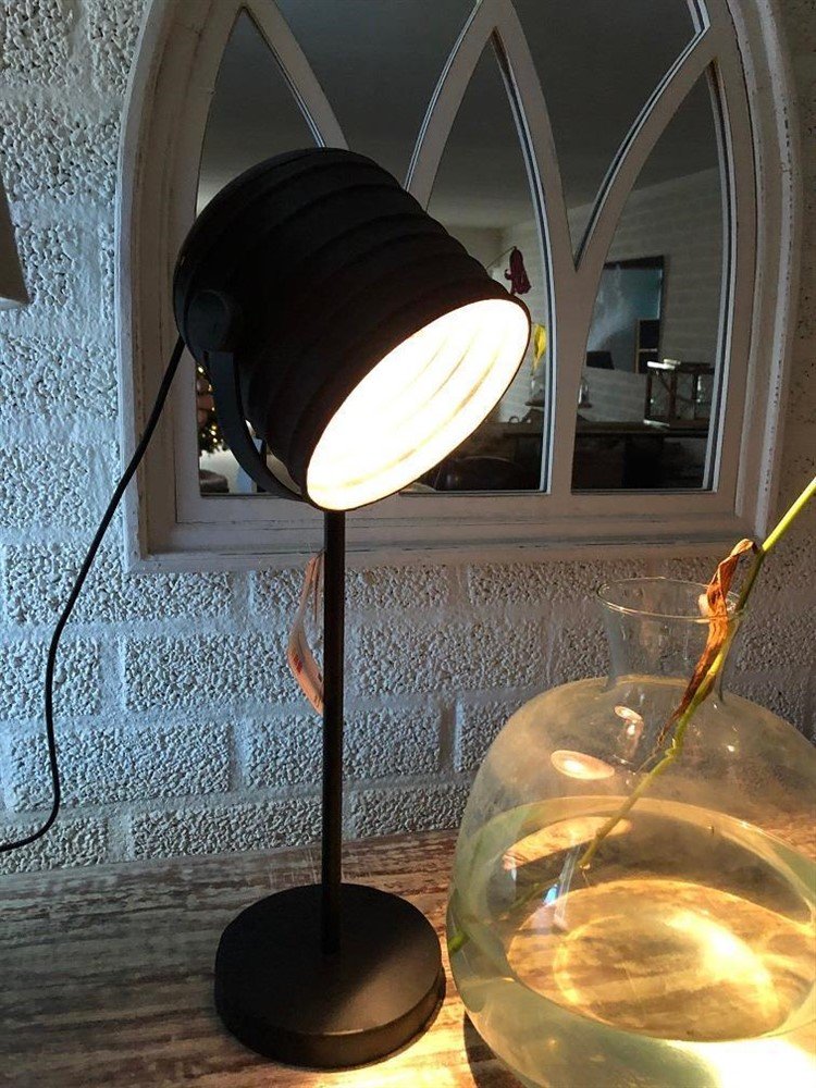 Industriële tafel- bureau lamp op stand en metalen kap. - Afbeelding 3