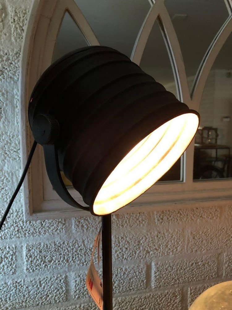 Industriële tafel- bureau lamp op stand en metalen kap. - Afbeelding 4