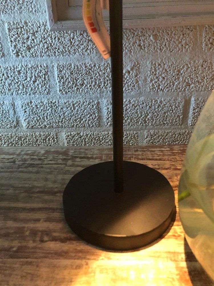 Industriële tafel- bureau lamp op stand en metalen kap. - Afbeelding 5